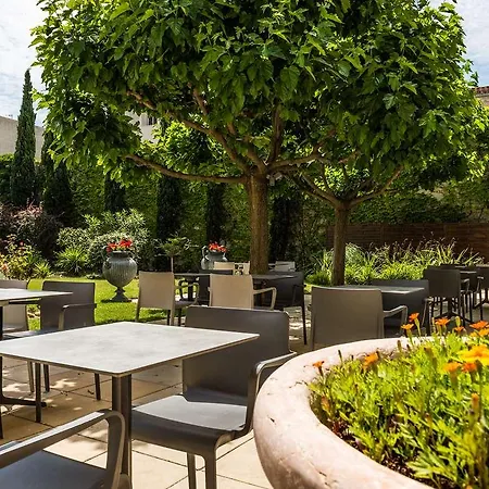 Grand Hotel Avignon