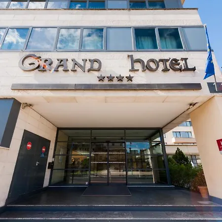 Grand Hotel Avignon