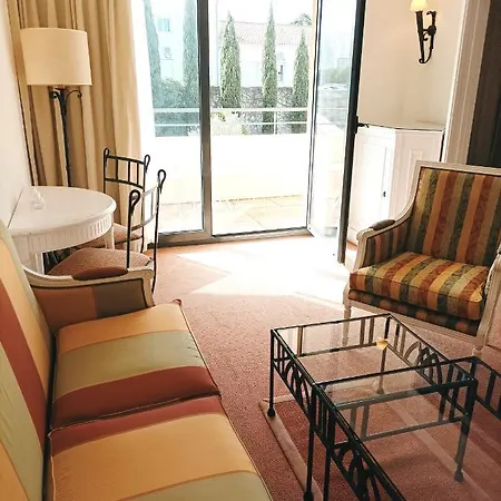 Hotel Grand Avignon